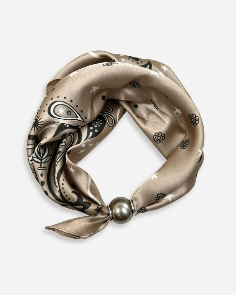 Esti magnetic scarf with printed design and pearl-style clasp