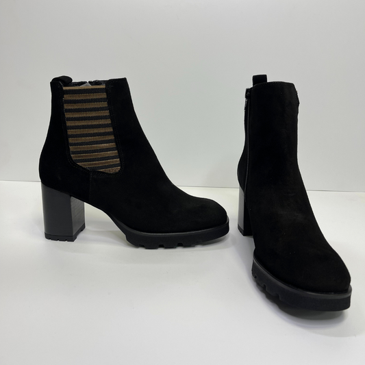 61100 24 Serraje Negro Boots