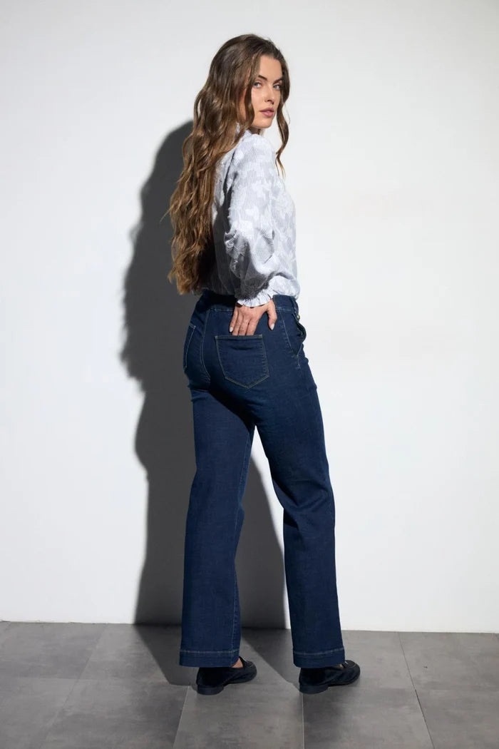 Bariloche Vesuvio High-Waist Straight Leg Jean