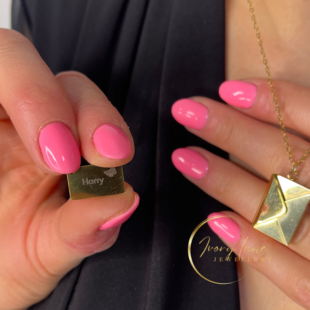 Momentous Collection Envelope Engravable Pendant Gold