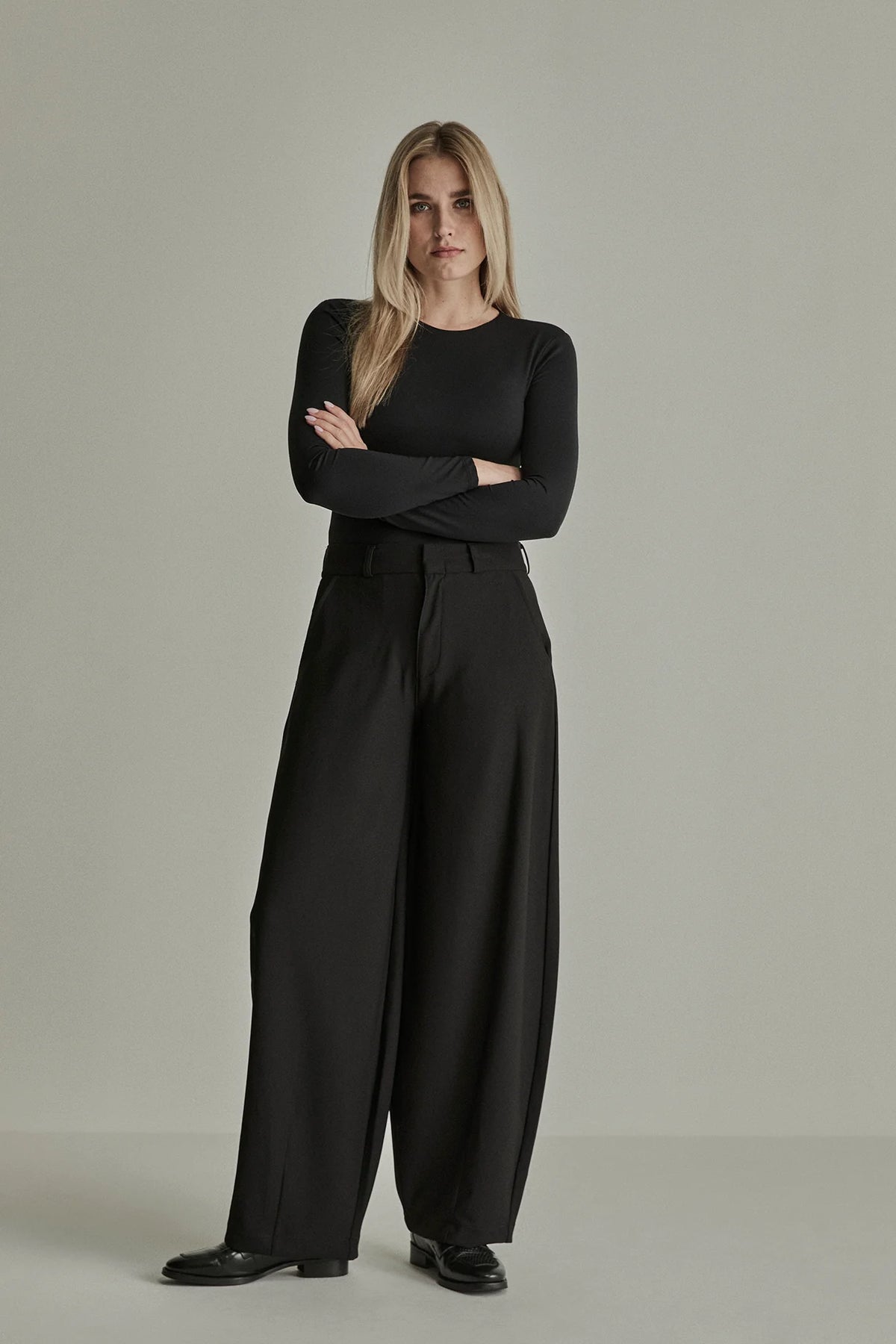 Para Mi Becca (Barrel) Crepe Black Trousers