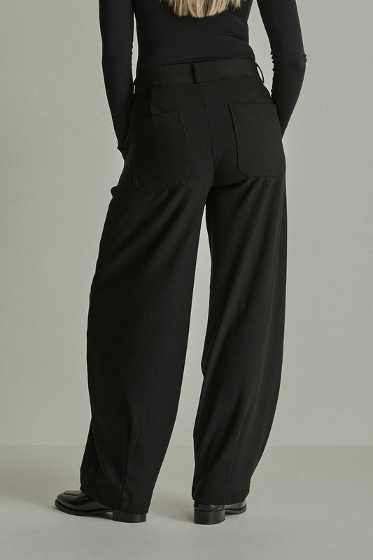 Para Mi Becca (Barrel) Crepe Black Trousers