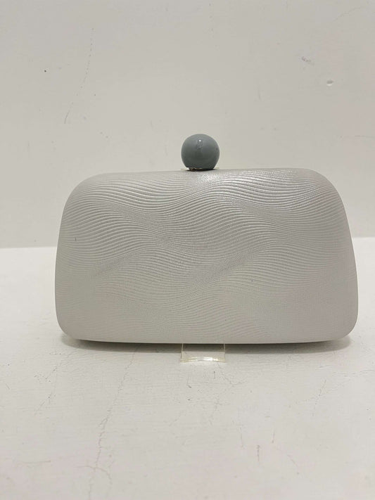 Wave-pattern Shimmer Clutch Silver 22725