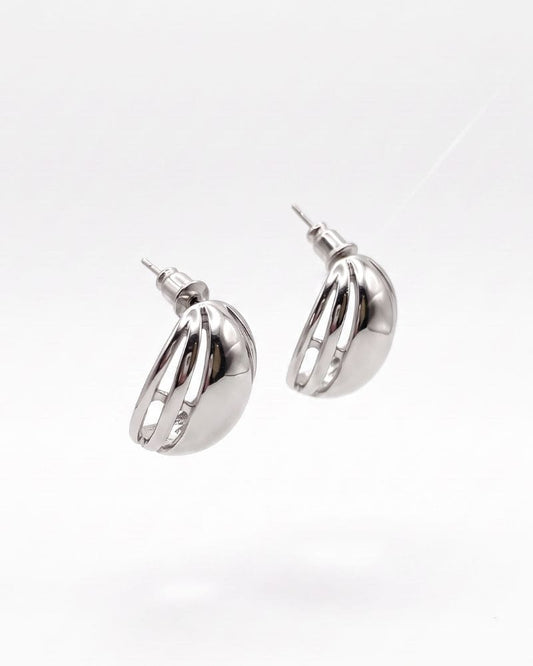 Sybil Silver stud earring