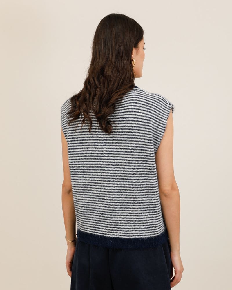 Dove Knit Vest