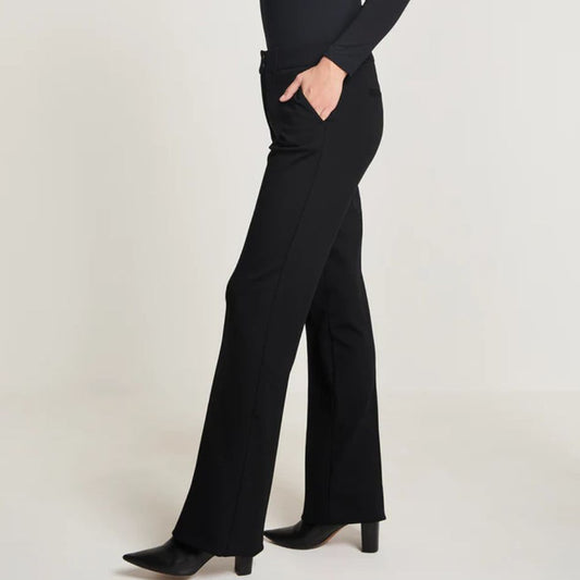 Para Mi Jade in City Satin Black