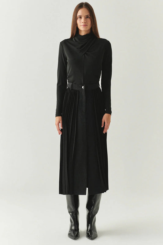 Exquise Florence Black Pleated Maxi Skirt