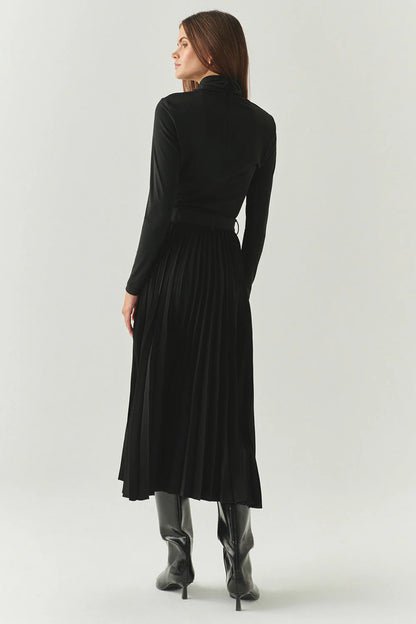 Exquise Florence Black Pleated Maxi Skirt